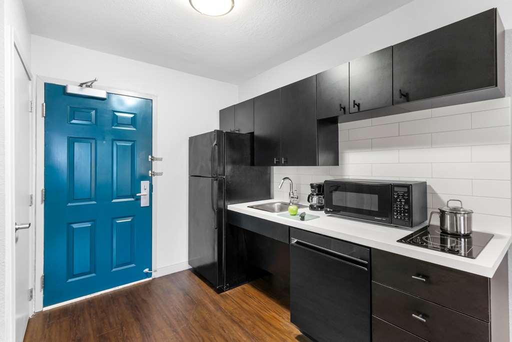 Sonesta Simply Suites Austin South Room photo